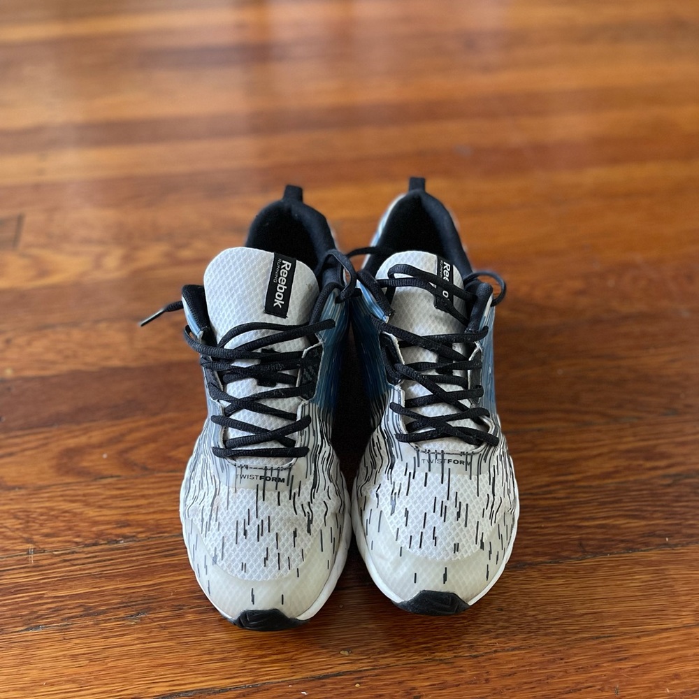 Reebok - Picture 2 of 3